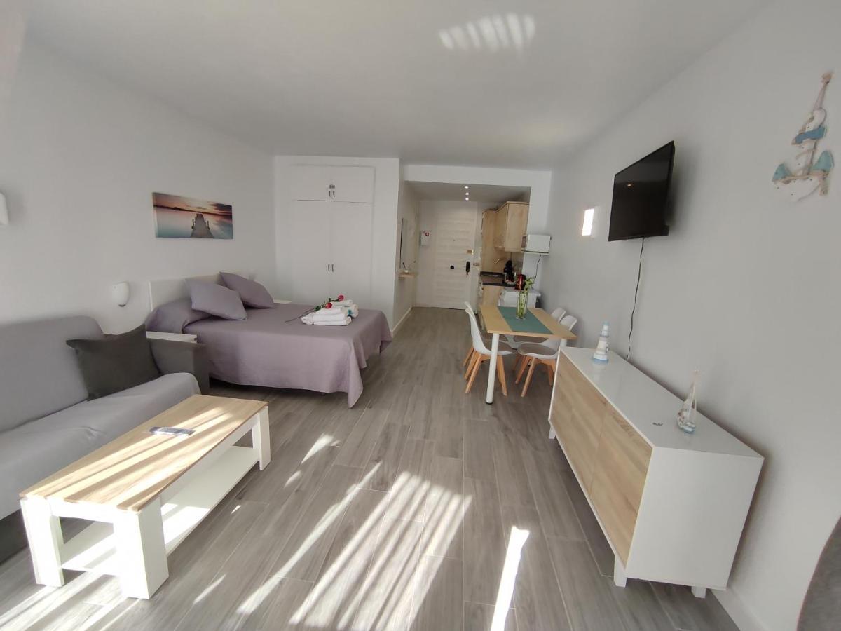 Estudio Benalbeach Primera Linea De Playa Benalmadena Exterior photo